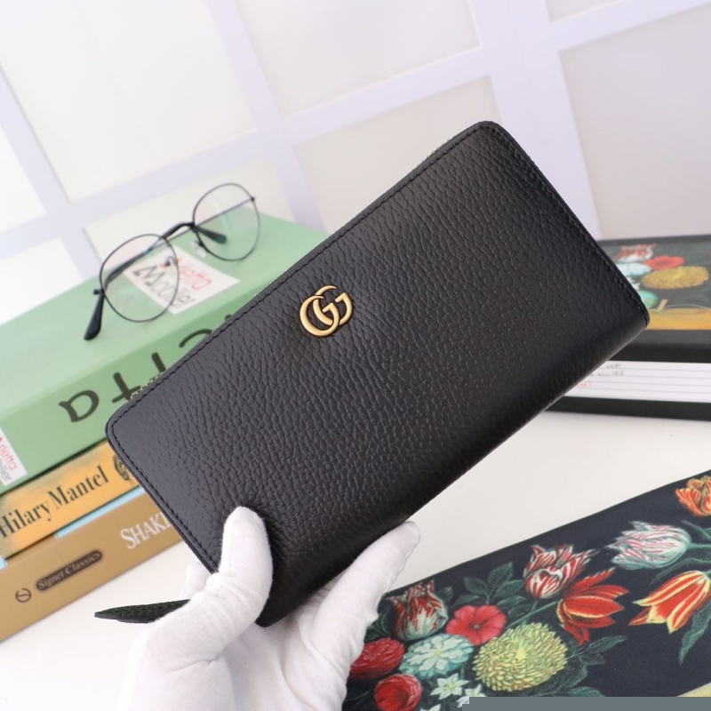 G*u*i wallets & purse